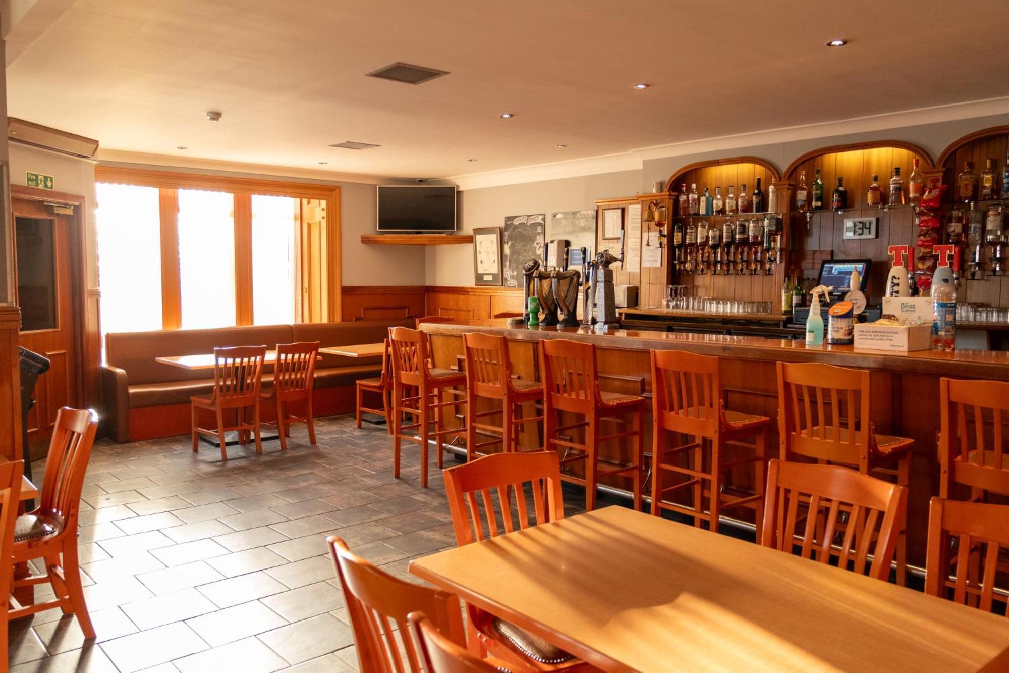 Station Hotel Ellon Exterior photo